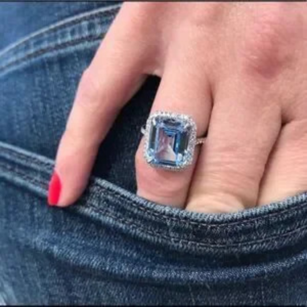 Gorgeous Blue Square Cubic Zircon?Ring